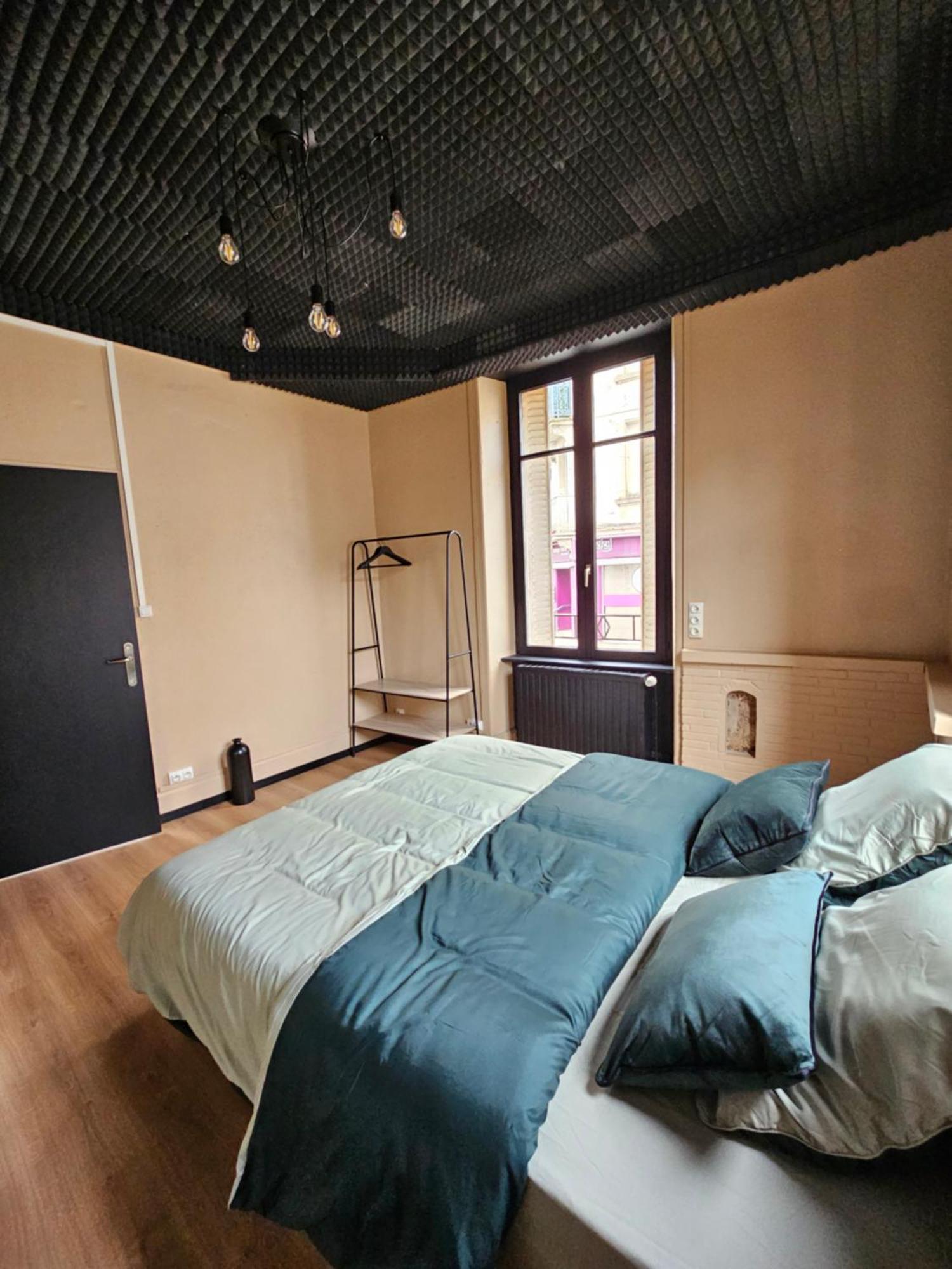 Black Box Cinema Appartement Avec Balneo Épinal Екстериор снимка