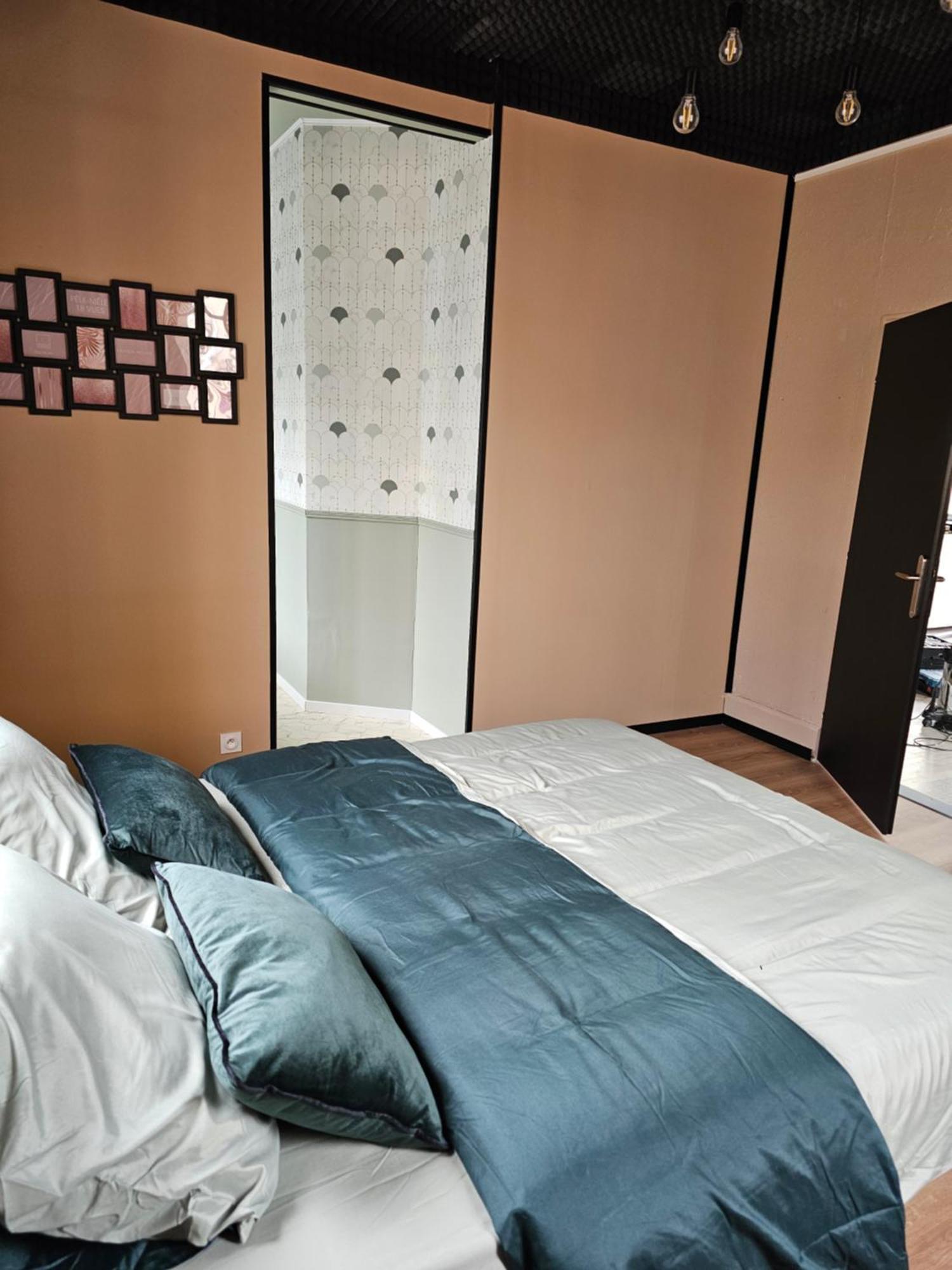 Black Box Cinema Appartement Avec Balneo Épinal Екстериор снимка